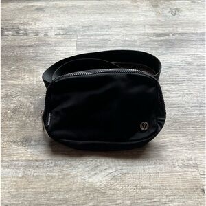 Lululemon Everywhere Belt Bag 1L